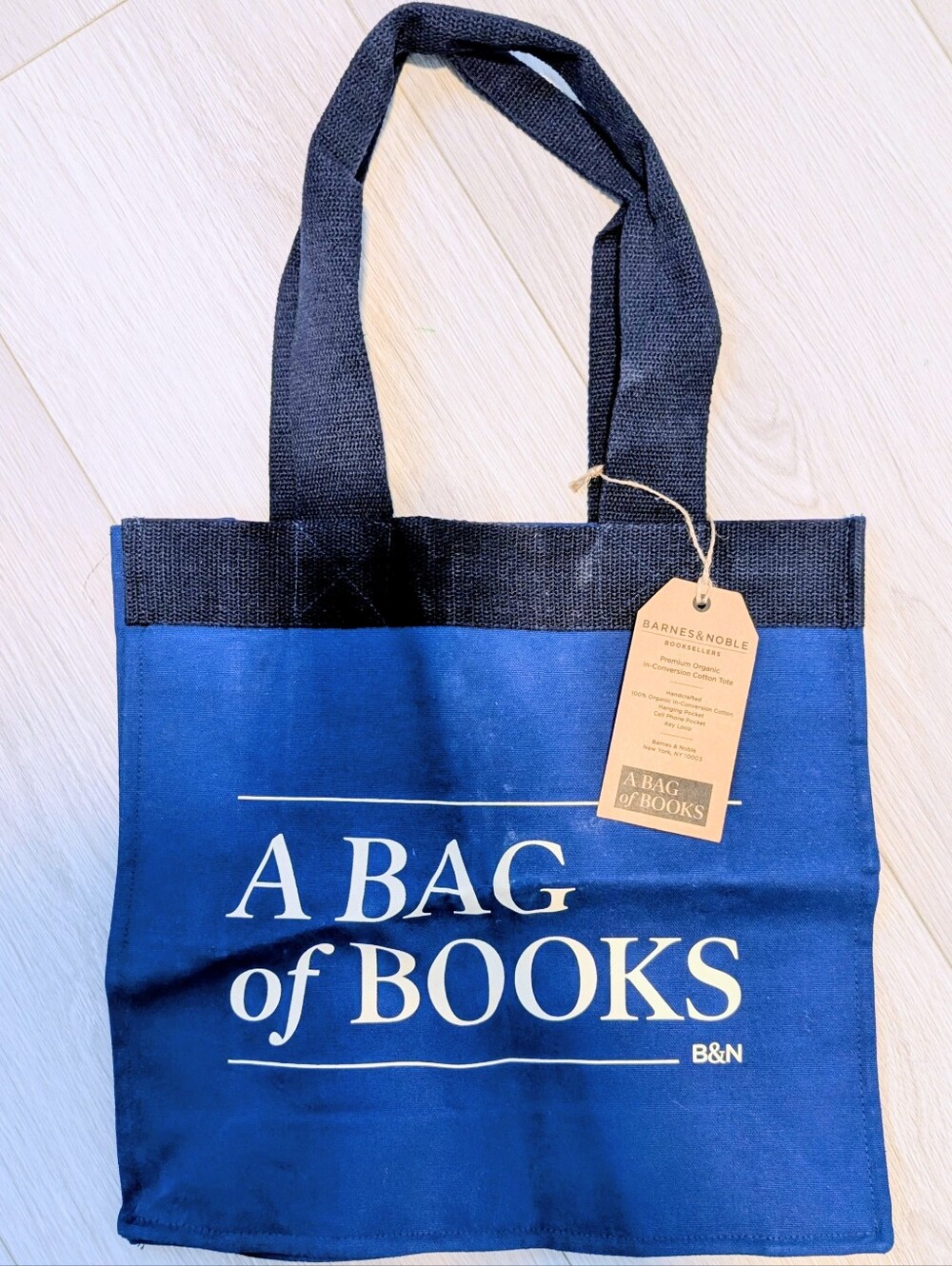 Barnes & Noble Blue Canvas Tote 'A BAG of BOOKS' . NWT